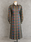Robe vintage mi-longue vert canard, orange et bleu à motifs graphiques – col chemise, manches longues