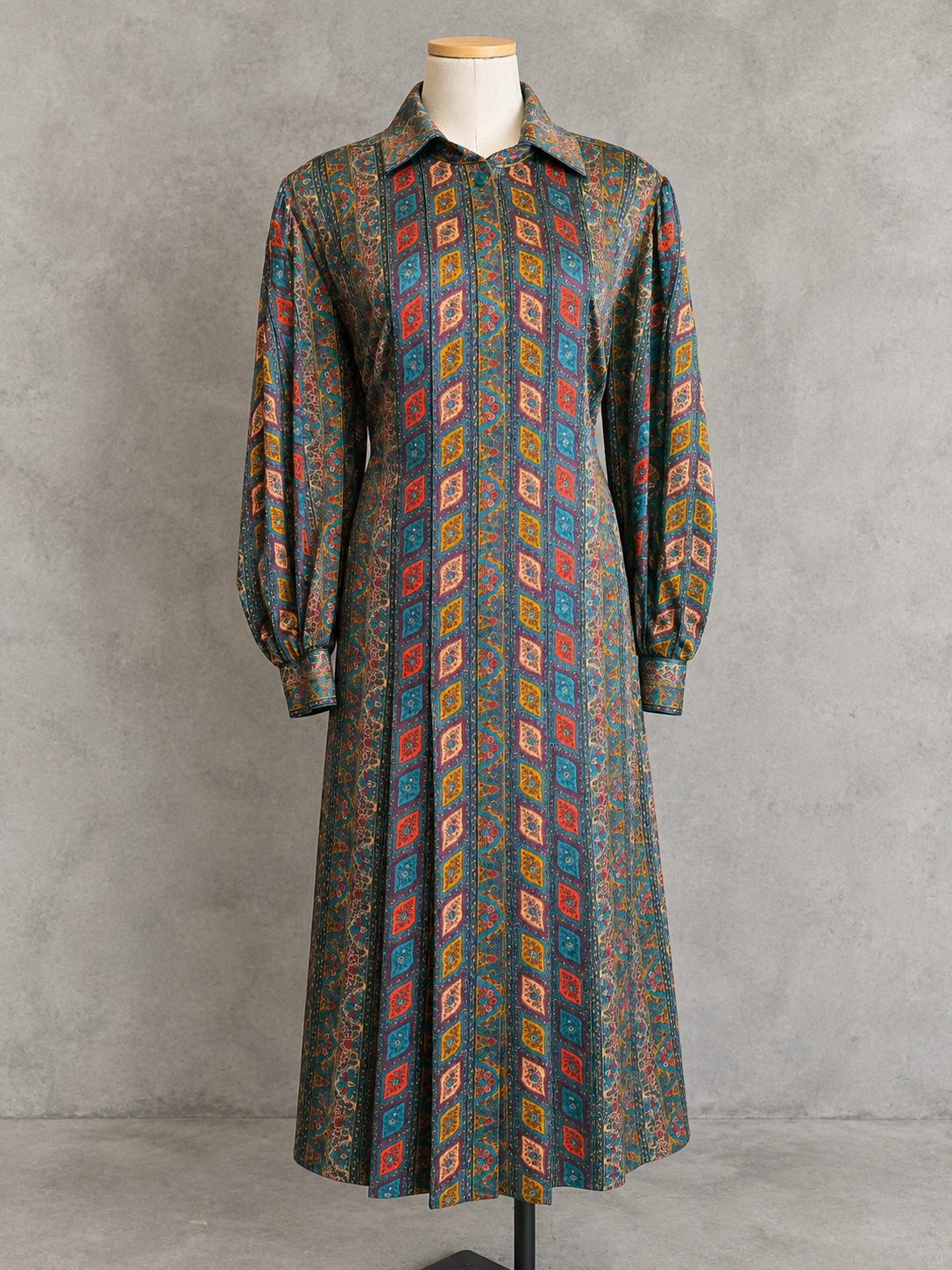Robe vintage mi-longue vert canard, orange et bleu à motifs graphiques – col chemise, manches longues