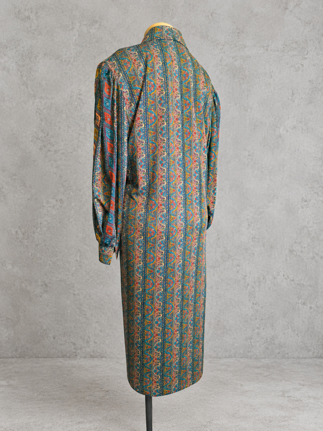 Robe vintage mi-longue vert canard, orange et bleu à motifs graphiques – col chemise, manches longues