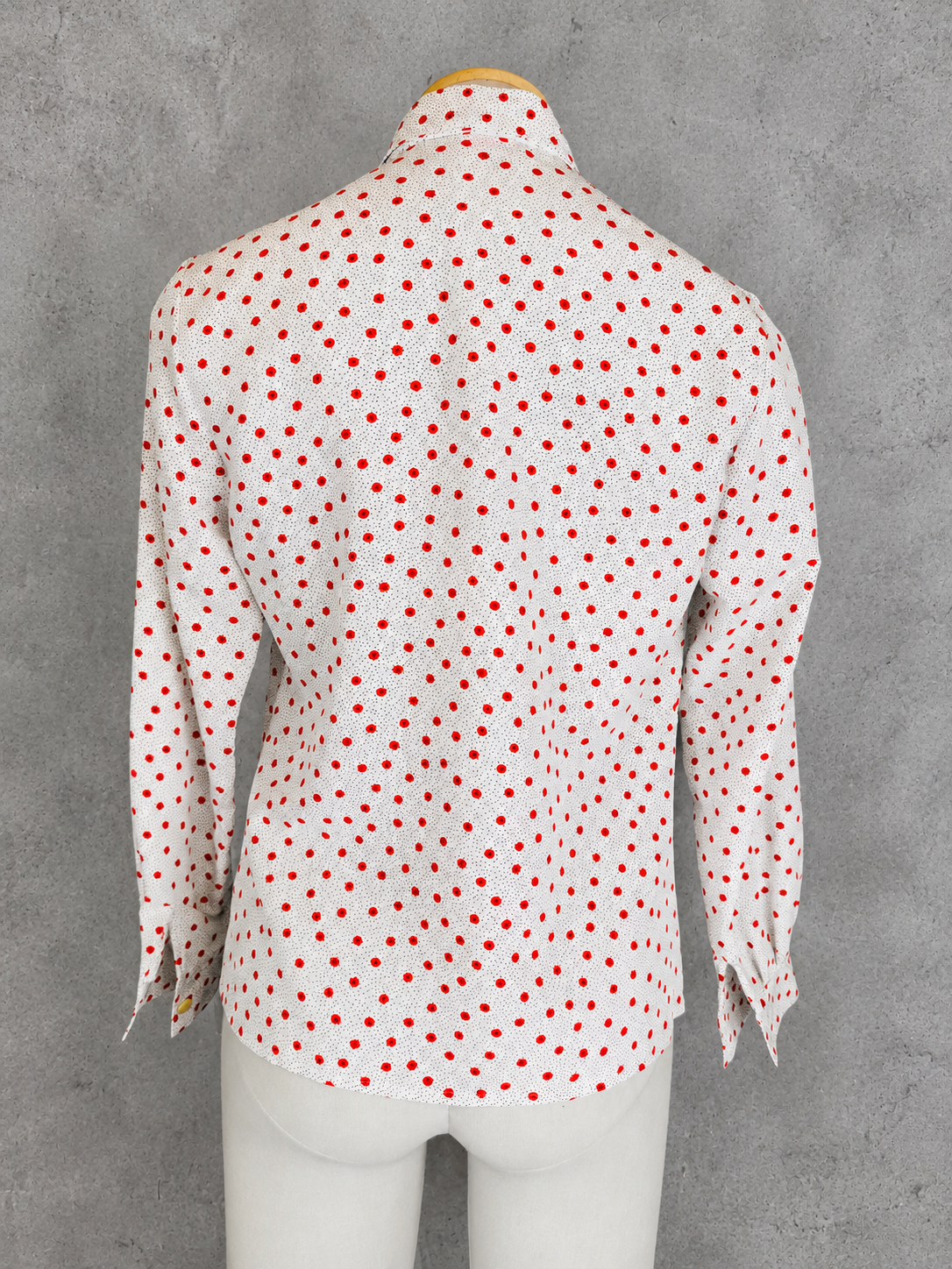 Chemisier vintage col lavalier pois rouge