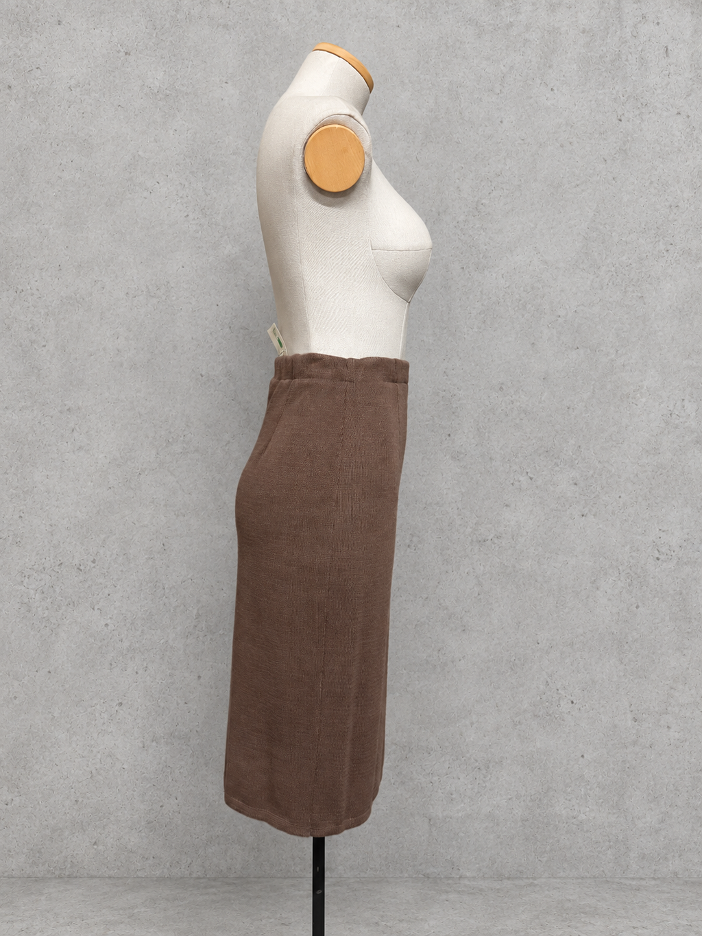 Jupe vintage mi-longue en maille laine merinos gris perle – taille haute, coupe crayon