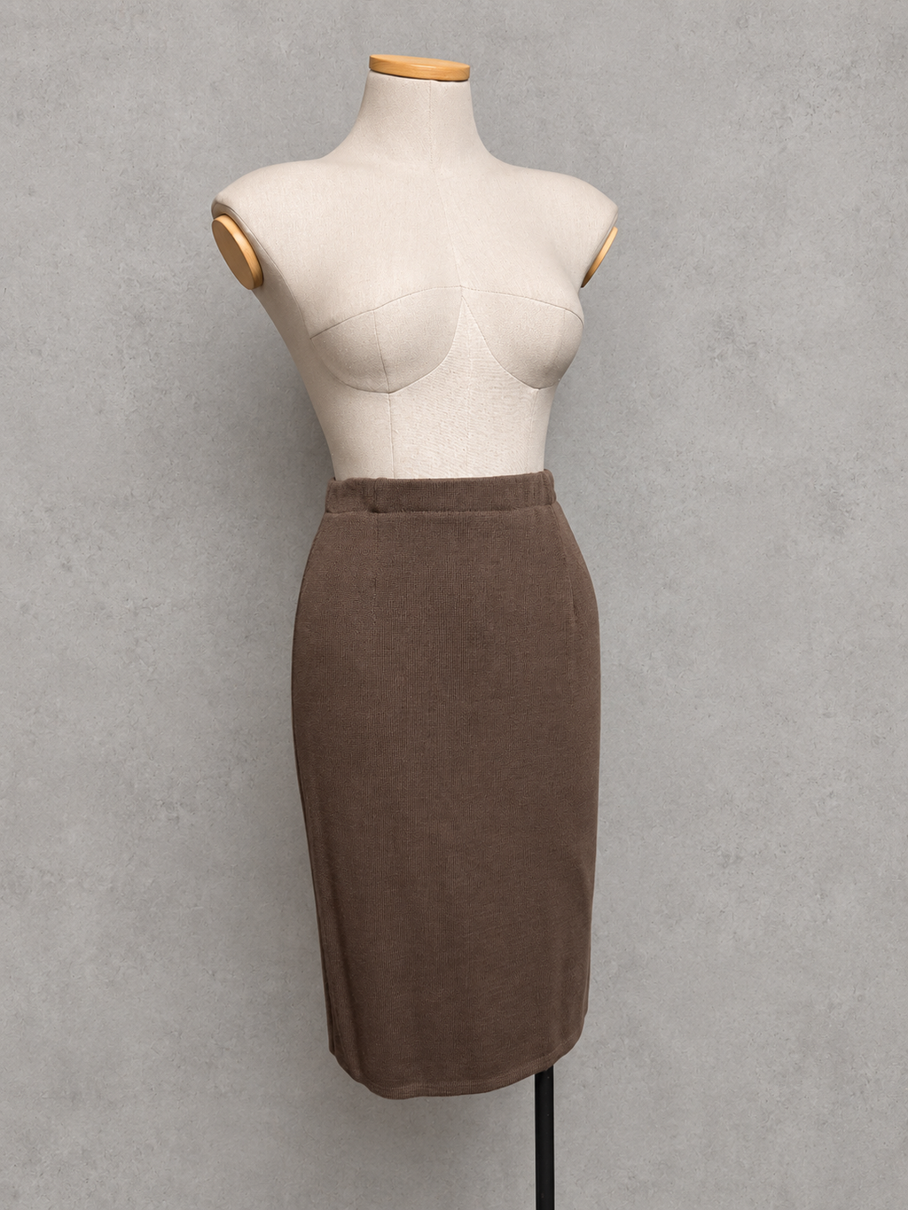 Jupe vintage mi-longue en maille laine merinos gris perle – taille haute, coupe crayon