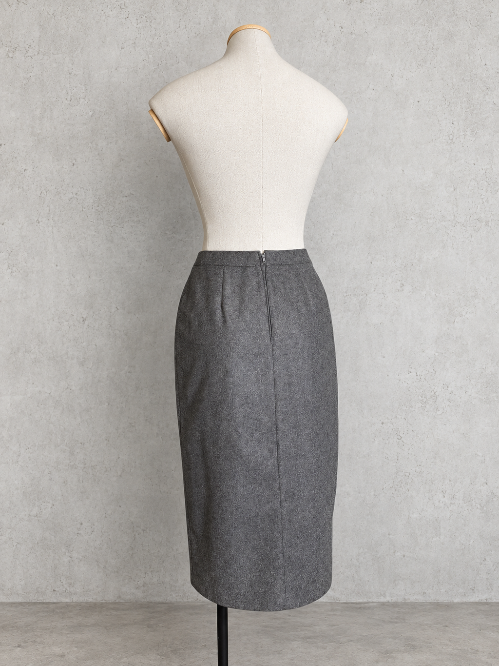 Jupe vintage mi-longue laine gris anthracite – taille haute, coupe droite ajustée, fente et boutons sur le côté