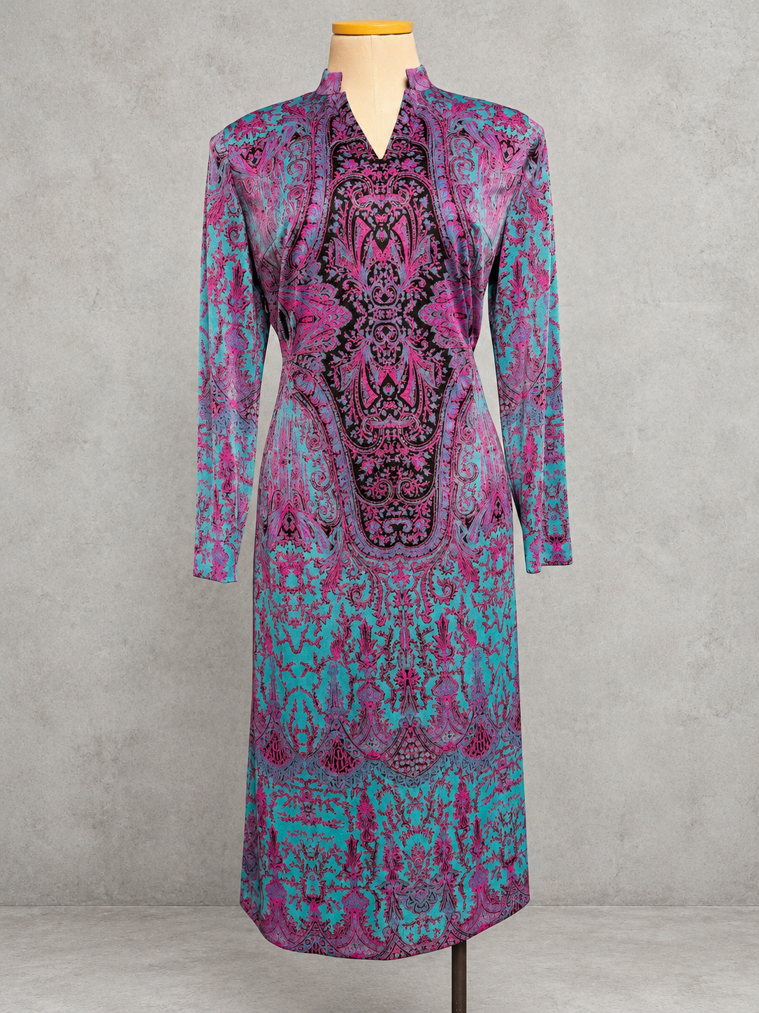 Robe longue vintage turquoise & fuchsia – imprimé cachemire baroque, col fendu, manches longues