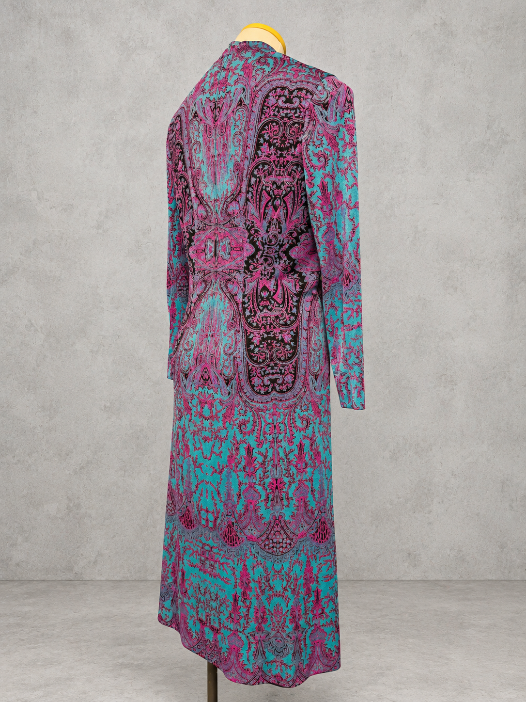 Robe longue vintage turquoise & fuchsia – imprimé cachemire baroque, col fendu, manches longues
