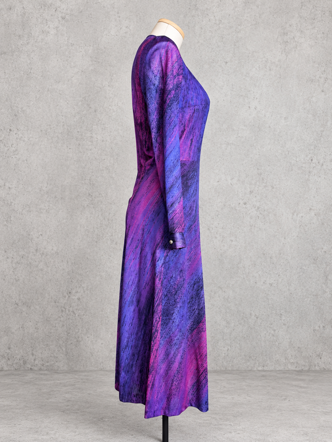 Robe longue vintage violet & fuchsia – imprimé abstrait, manches longues, esprit 80s/90s