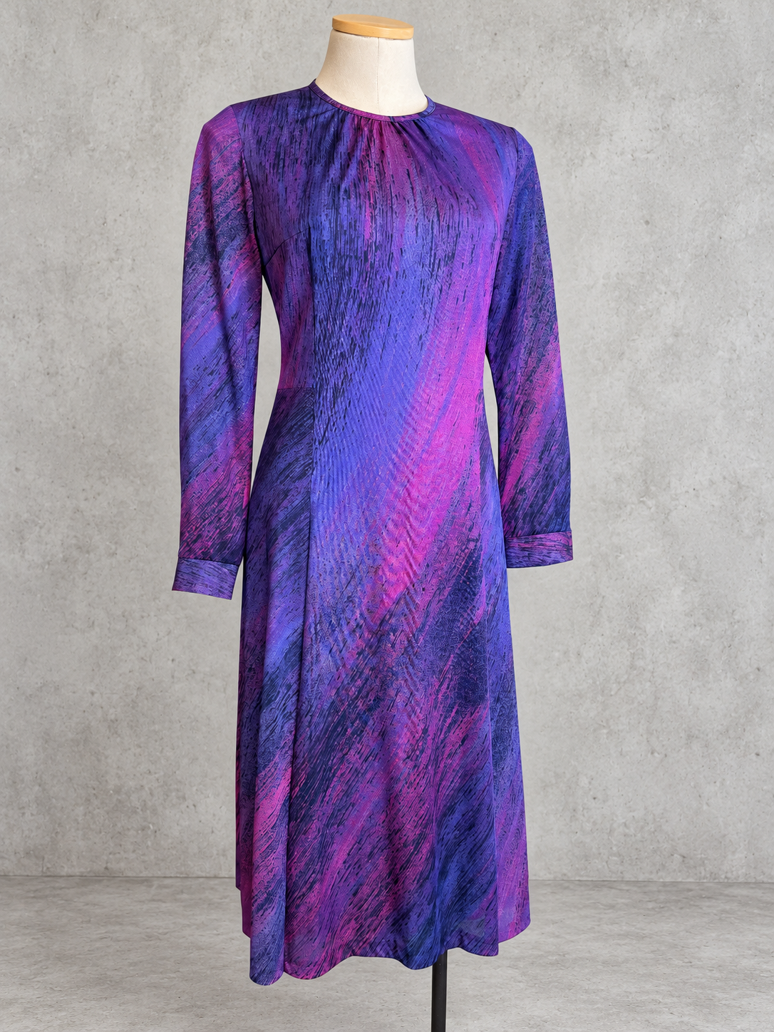 Robe longue vintage violet & fuchsia – imprimé abstrait, manches longues, esprit 80s/90s