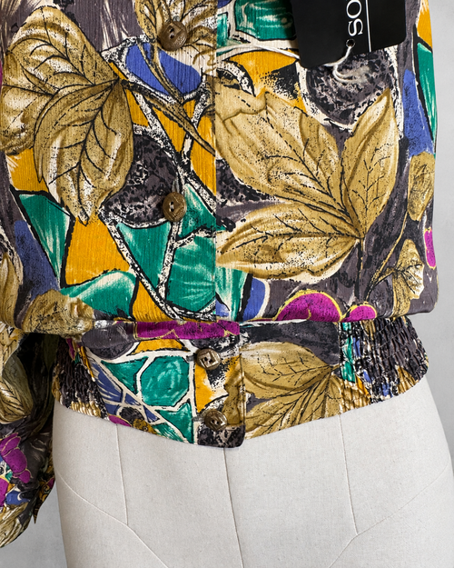 Chemise vintage col mao finition froncée élastiquée à la taille fleurs tropicales arty